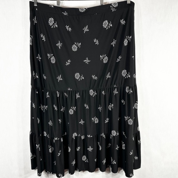 Catherines Womens Dark Floral Tiered Fairy Grunge
Whimsigoth Maxi Skirt Size 1X - Picture 4 of 8